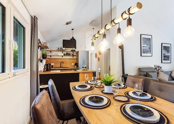 14 بيت للعطل *