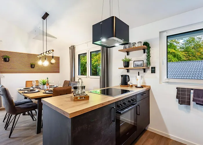 14 بيت للعطل